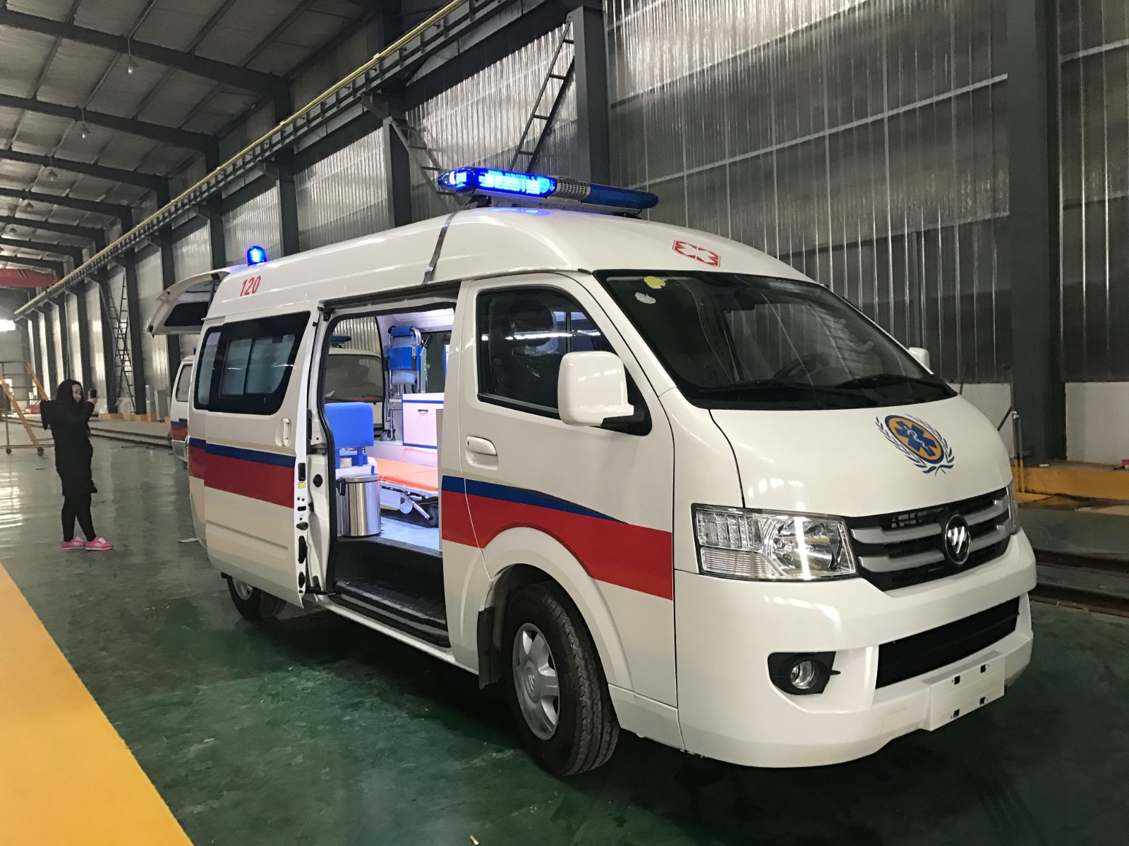 桑日县救护车转院